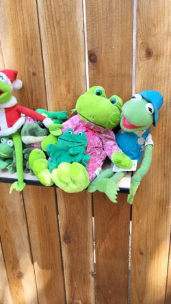 Vintage stuff frogs