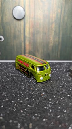 HOT WHEELS THE HOT ONES VOLKSWAGEN T1 PANEL BUS/COMBI