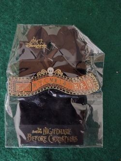 Disneyland Nightmare Before Christmas  Merry Christmas Swivel Pin 