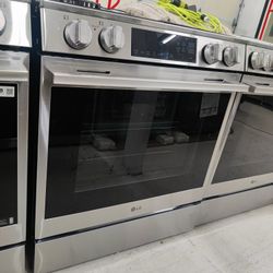 New  - 6.3 Cu. Ft. Slide-in Electric Induction True Convection Smart Range with WideView Window and Flex Control Knobs - Stainless Steel