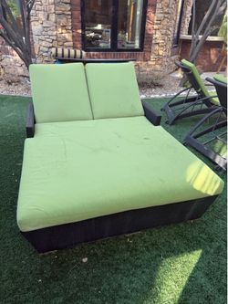 Outdoor Wicker Double Daybed Patio Lounger with Cushions
