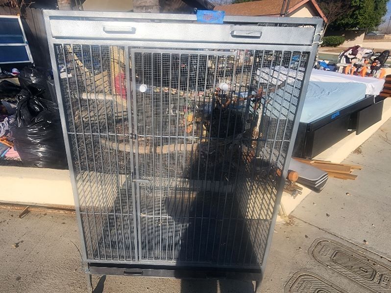 LARGE BIRD CAGE