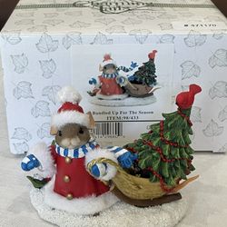 Fitz & Floyd Charming Tails "Bundled Up for the Season" resin Christmas mouse figurine.