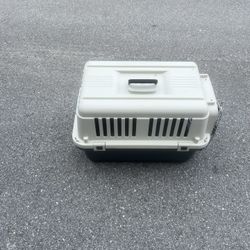Small pet carrier great shape