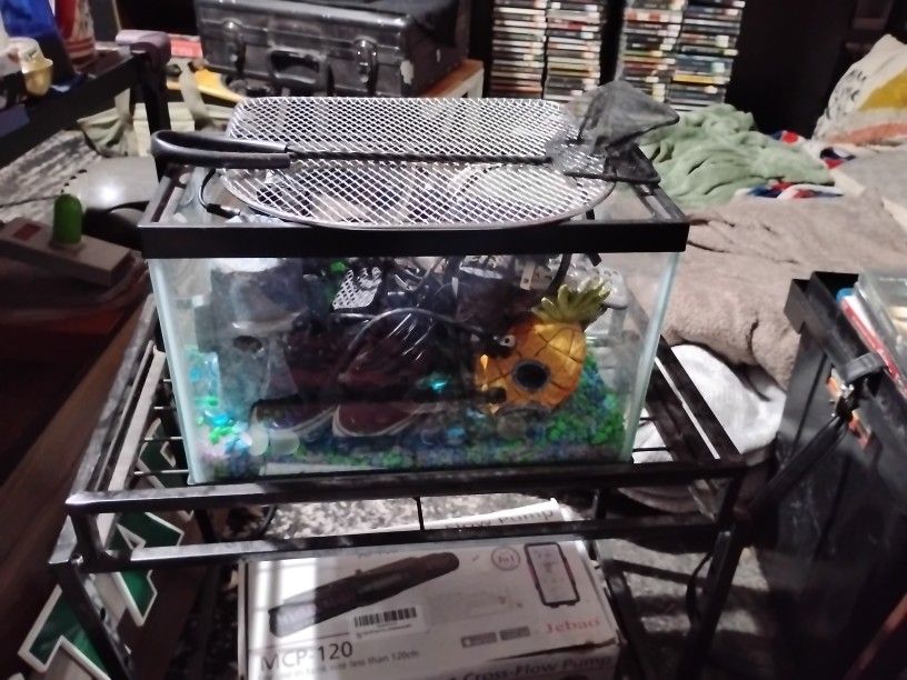 Brand New Fish Tank With Everything To Run A New Tank !!!