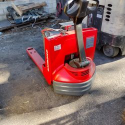 Raymond Electric Pallet Jack