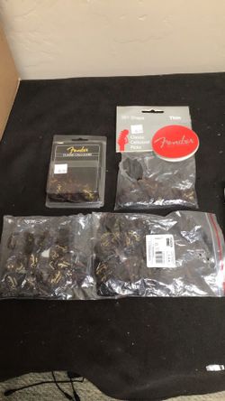 Fender Classic Celluloid Guitar Picks (Medium and Thin)