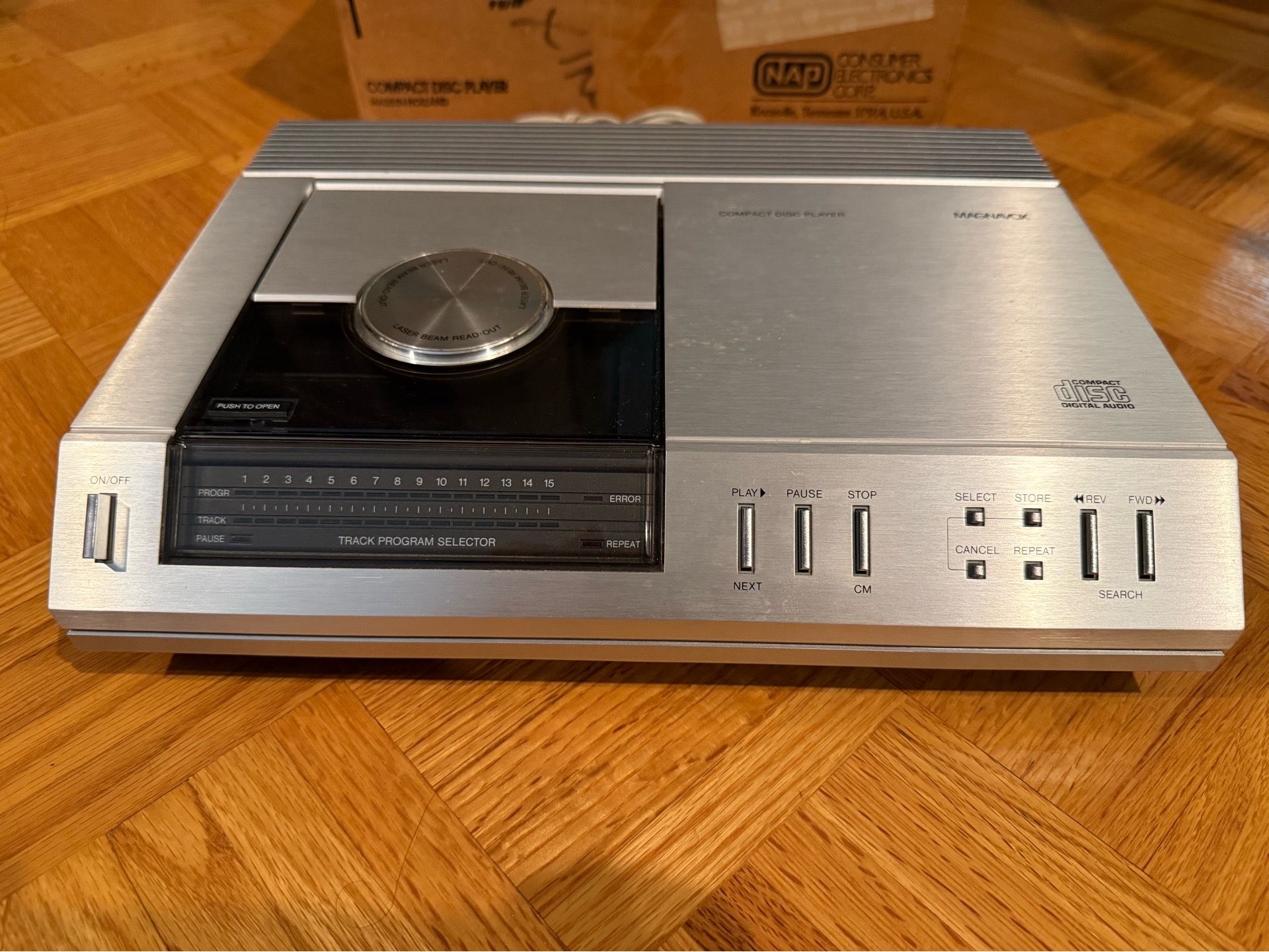 Magnavox FD1000 SL CD Player W/Box for Parts or Repair