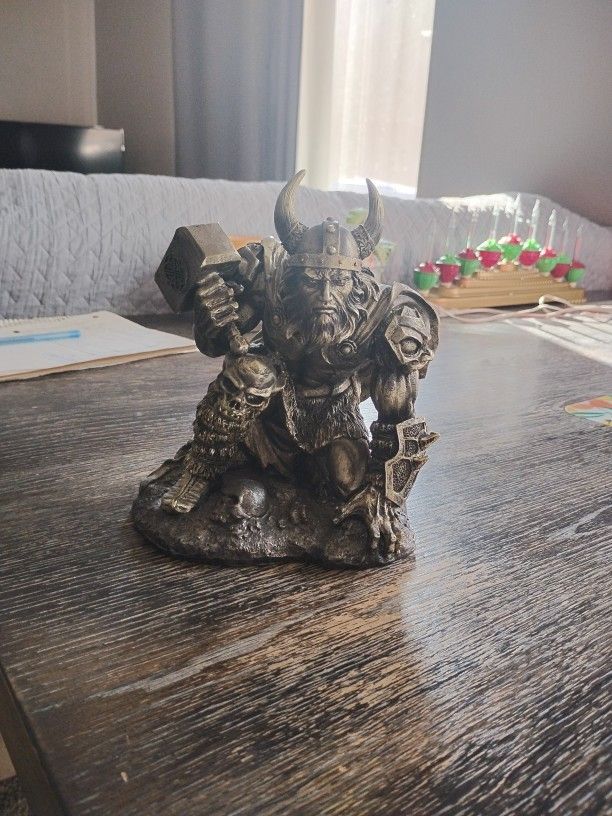 Resin Thor Perfect Condition $10.00