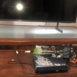 Xbox360 With Like 10 Games And Controller Also All Wires .. 