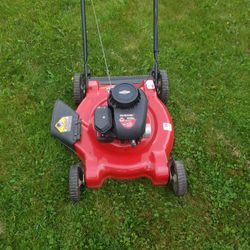 Yard Machine 5 Hp. 22inch Push Mower 