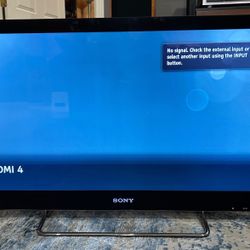 Sony NSX32GT1 32" 1080p HD LED LCD Internet TV in mint condition!