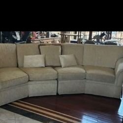 Drexel Heritage Couch Like New —Oakley