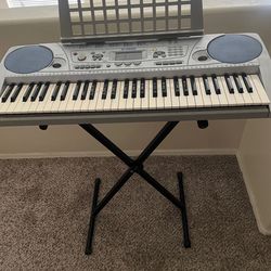 Yamaha Keyboard w/ Stand — Battery Operated Beginner Piano