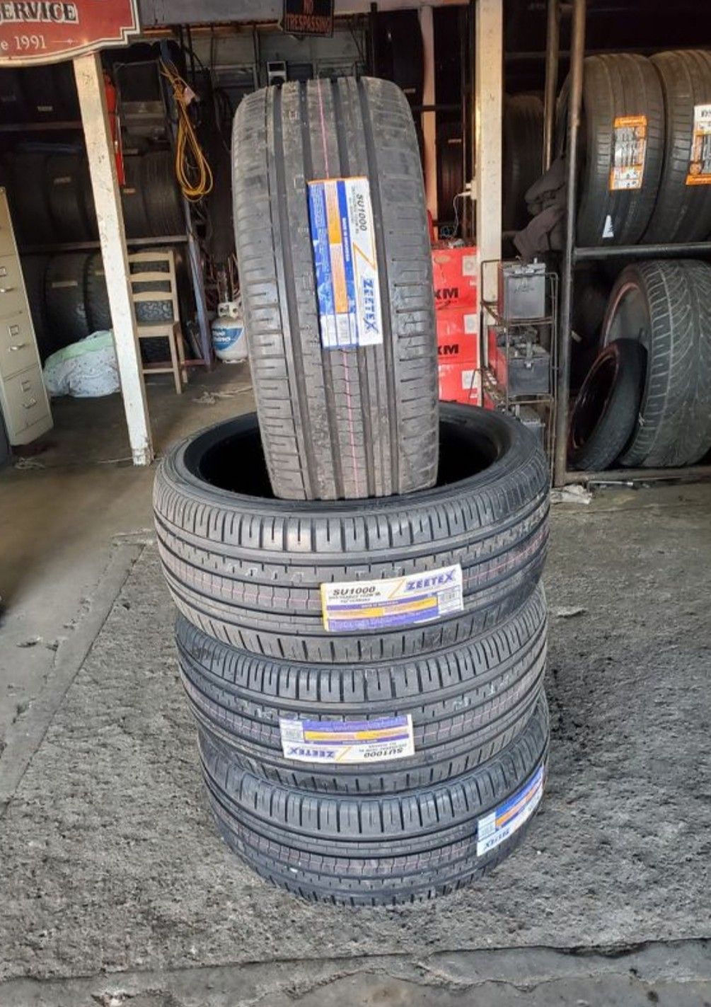 265/35/22 new tires for $420 with balance and installation we also finance {contact info removed} Dorian 7637 airline dr houston TX 77037