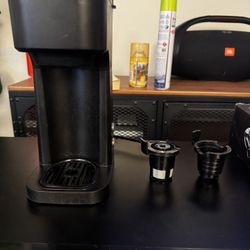 Single Cup Coffee Maker (works with Keurig K-Cup)