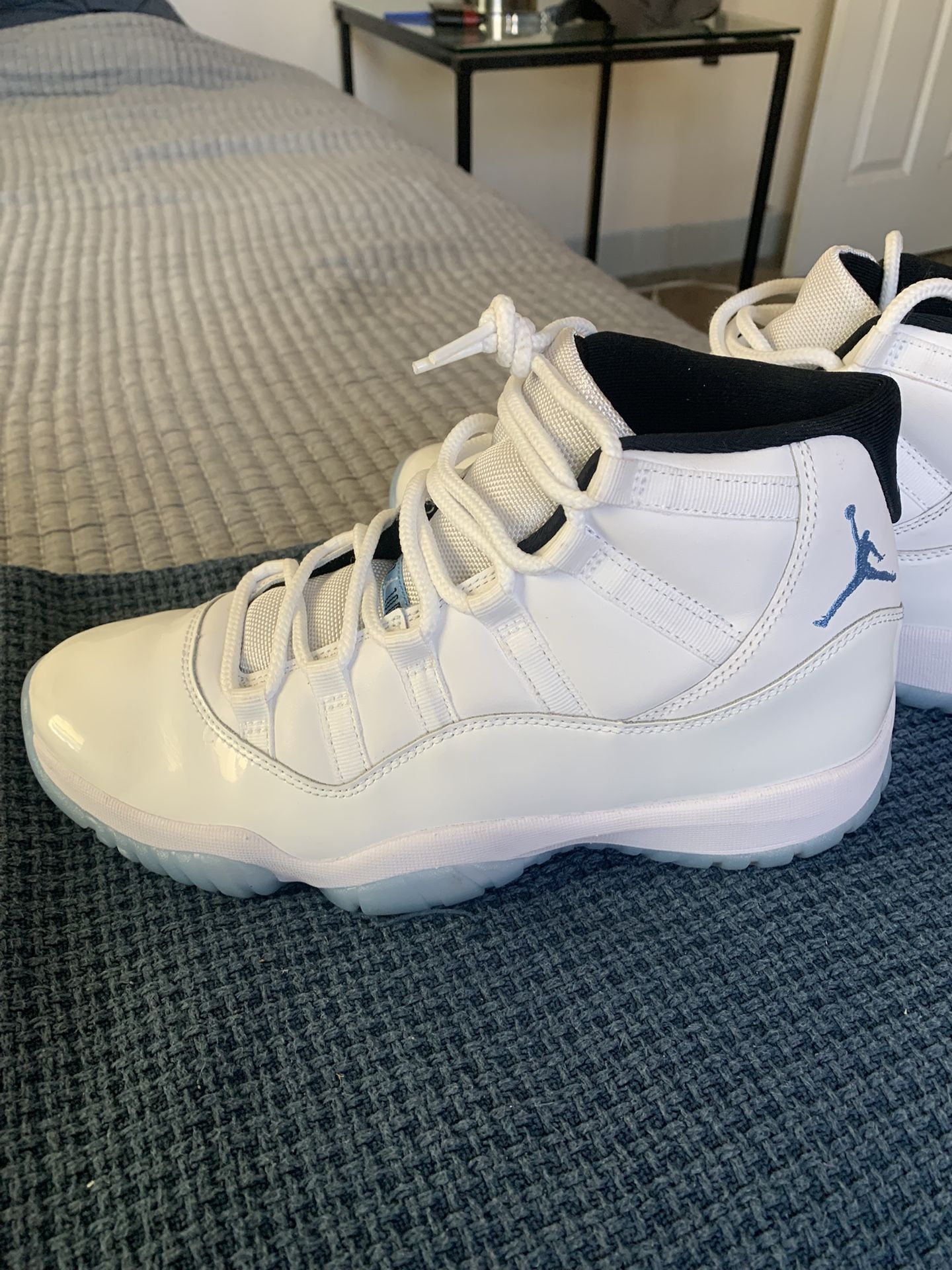 Air Jordan Retro 11 Collector Edition