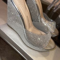 Azalea Wang Bling Wedges Size 11