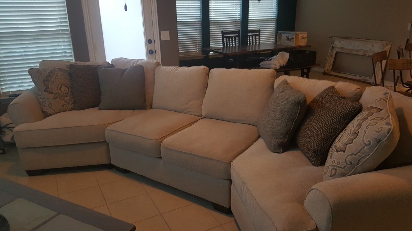 Wilcot 3 piece sectional double cuddler