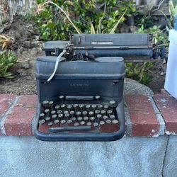 Type writer (Broken)