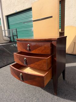 Ethan Allen Mahogany 3-Drawer Nightstand