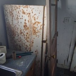 Old Refrigerator For Scap, Free And A Gas Stove 