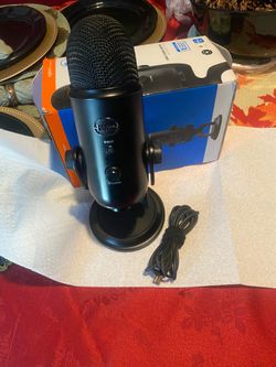 Blue Yeti USB Mic with Speakers