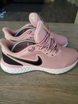Nike Revolution 5 EXT Running Shoes , Pink ,Black and White