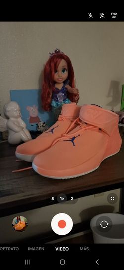 BEAUTIFUL Jordán man shoes size 16 NEW