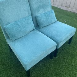 Accent Chairs 