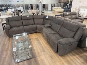 Costco Zakary 6-piece Fabric Power Reclining Sectional With Power Headrests $1200 LIKE NEW