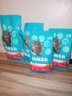 Iams Cat Food