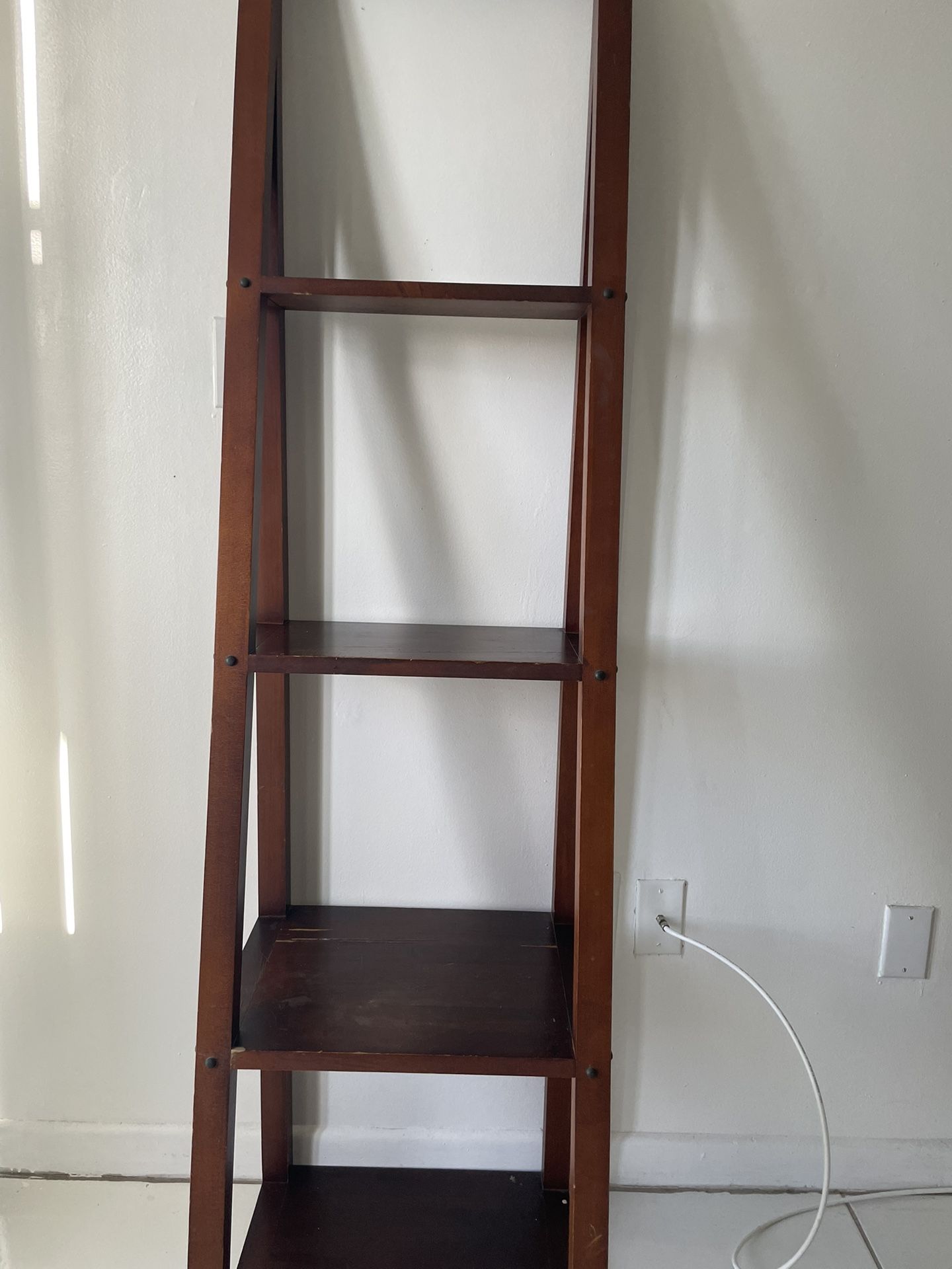 ladder bookshelf