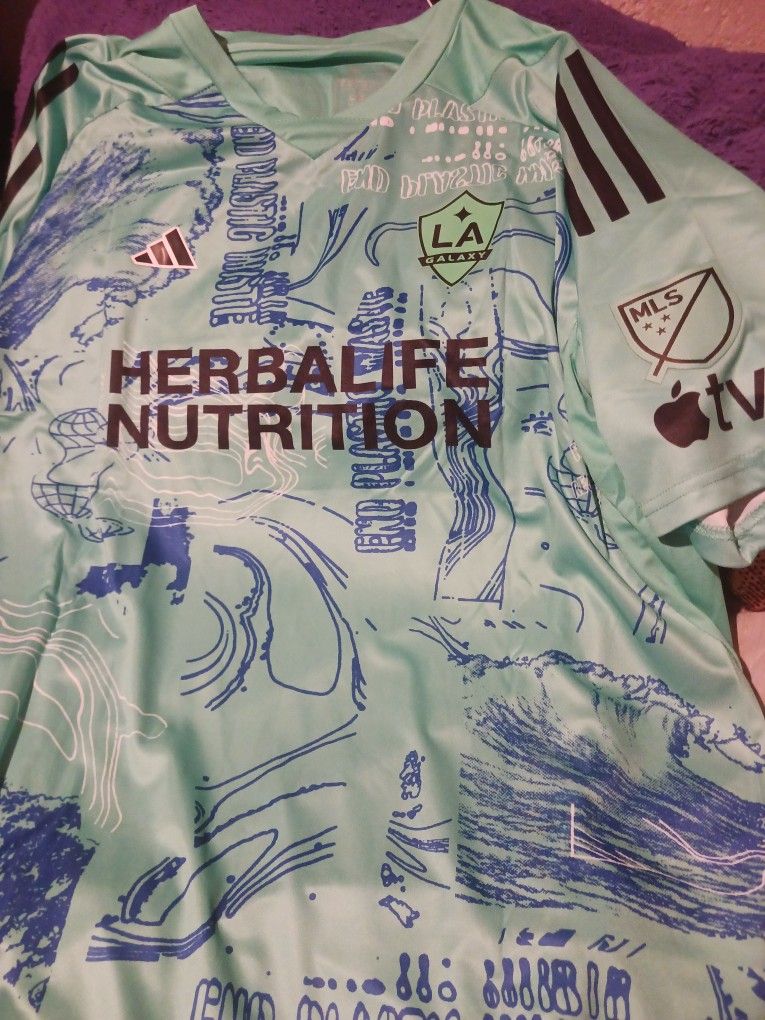 La Galaxy Fan Version Soccer Jersey for Sale in Hazard, CA - OfferUp