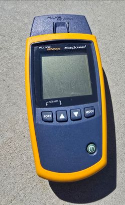 Fluke Networks Microscanner 2 this is a used fluke networks micro scanner to unit with the wire map adapter. It is a great condition and works perfect