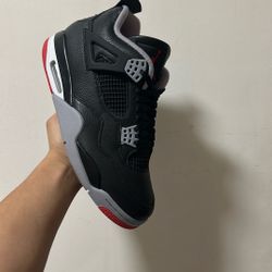 Jordan 4 Breads Size 10.5