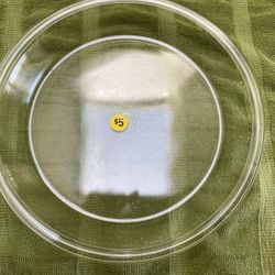 Pyrex 10 Inch Shallow Pie Dish 210. $5.00.