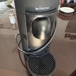 Nespresso DeLonghi Virtuo Used