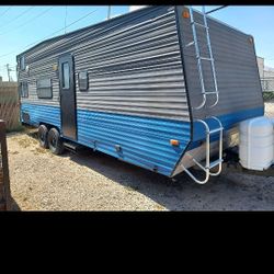2001 Layton Camper / Toy hauler 27 Foot 