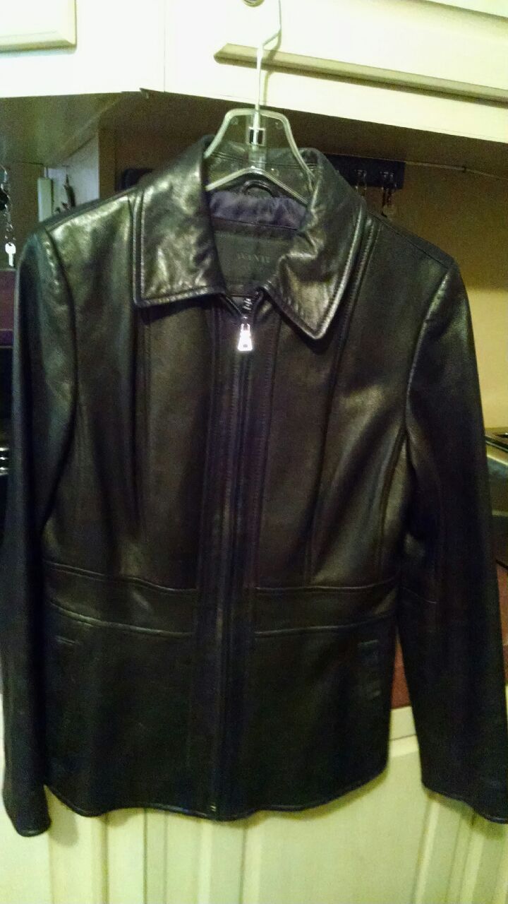 Women's Leather Jacket (M)