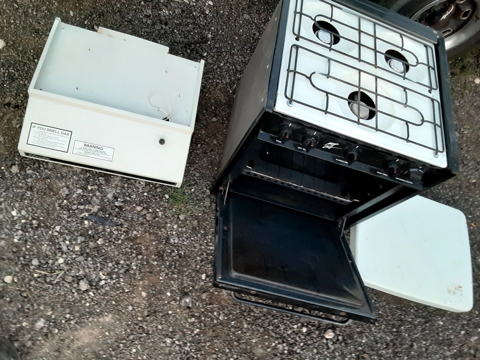 Propane oven and vent a hood $50.00 obo