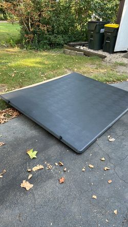 Tonneau cover, truck bed