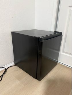 Mini fridge