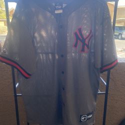 Vintage 90’s New York Yankees Gray / Red /Black Stitched Jersey Size L Majestic