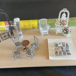 Dollhouse Furniture Collectibles Bundle Or Individual Price.    Listed By My Wife.