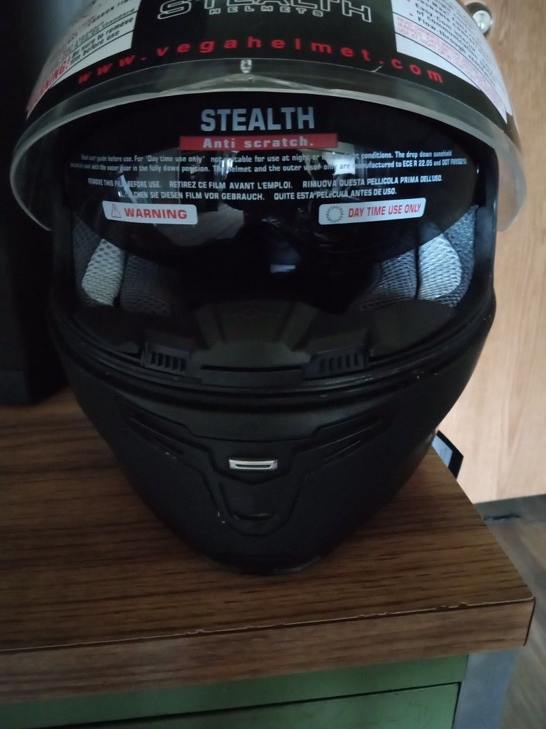 STEALTH MOTORCYCLE HELMET 