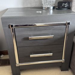 Set of 2 Gray nightstands