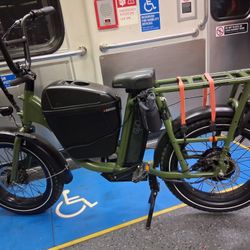 Radrunner 2 (ALMOST BRANDNEW) Low Miles .w/ Accessories 