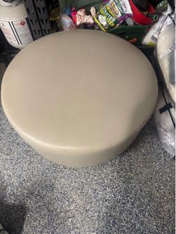 Large ottoman beige (free)