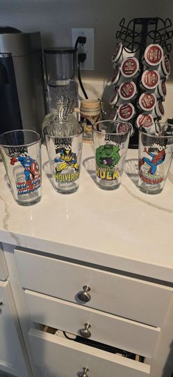 Captain Marvel 16 Oz glasses